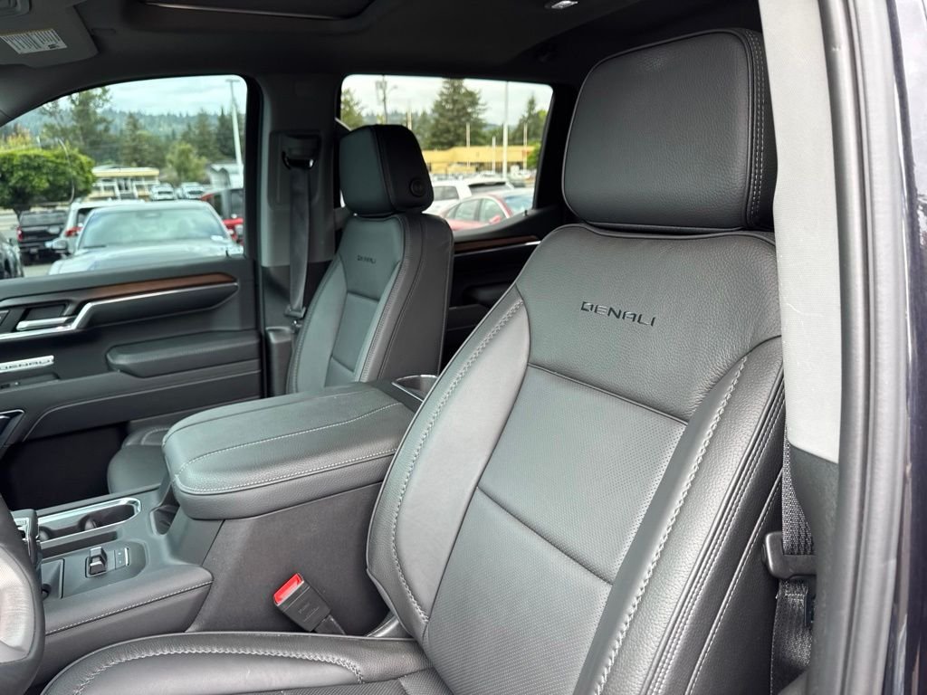 Used 2025 Titanium Rush Metallic GMC Denali image 4
