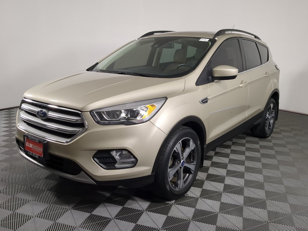 Used 2018 White Gold Metallic Ford SEL image 5