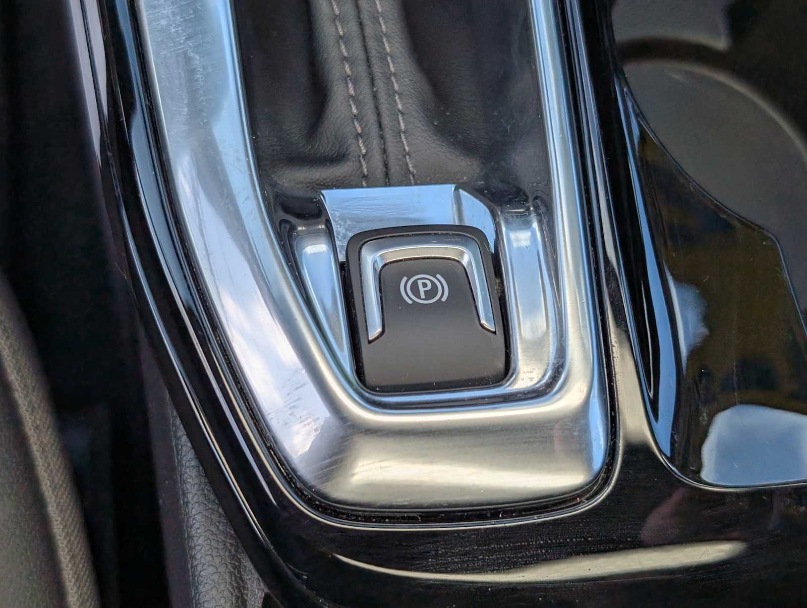 Used 2024 Summit White Chevrolet ACTIV image 26