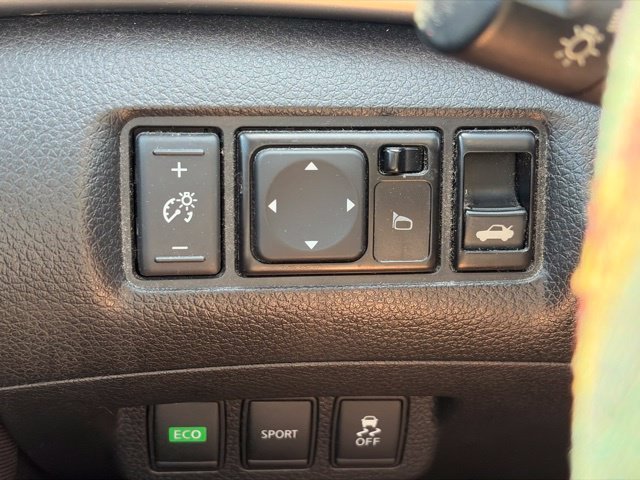 Used 2016 Silver Nissan S image 27