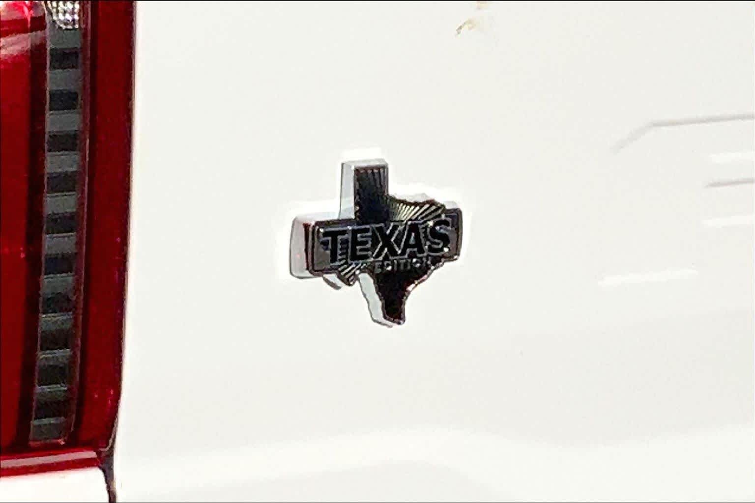 New 2026 Oxford White Ford XLT image 15