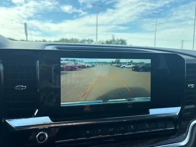 Used 2022 SUMMIT WHITE GMC Elevation image 51