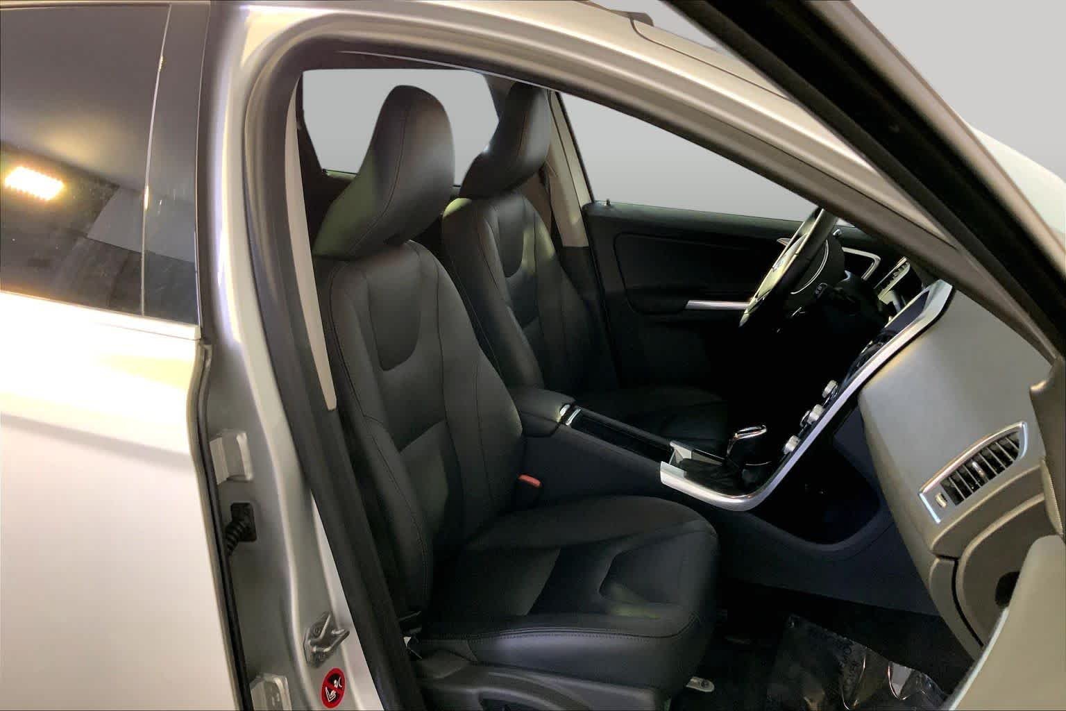 Pre-Owned 2015 Volvo XC60 T6
