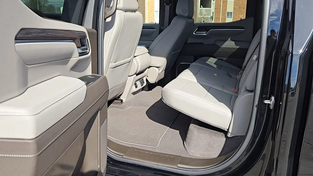 2026 GMC Sierra 1500 SLT - Photo 22
