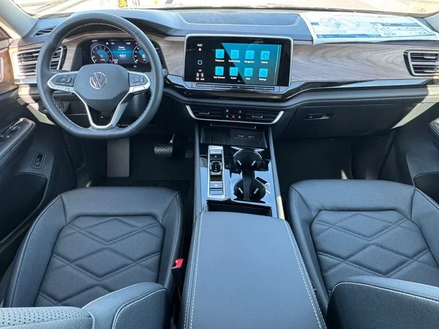 New 2026 Deep Black Pearl Volkswagen SE w/Technology image 28