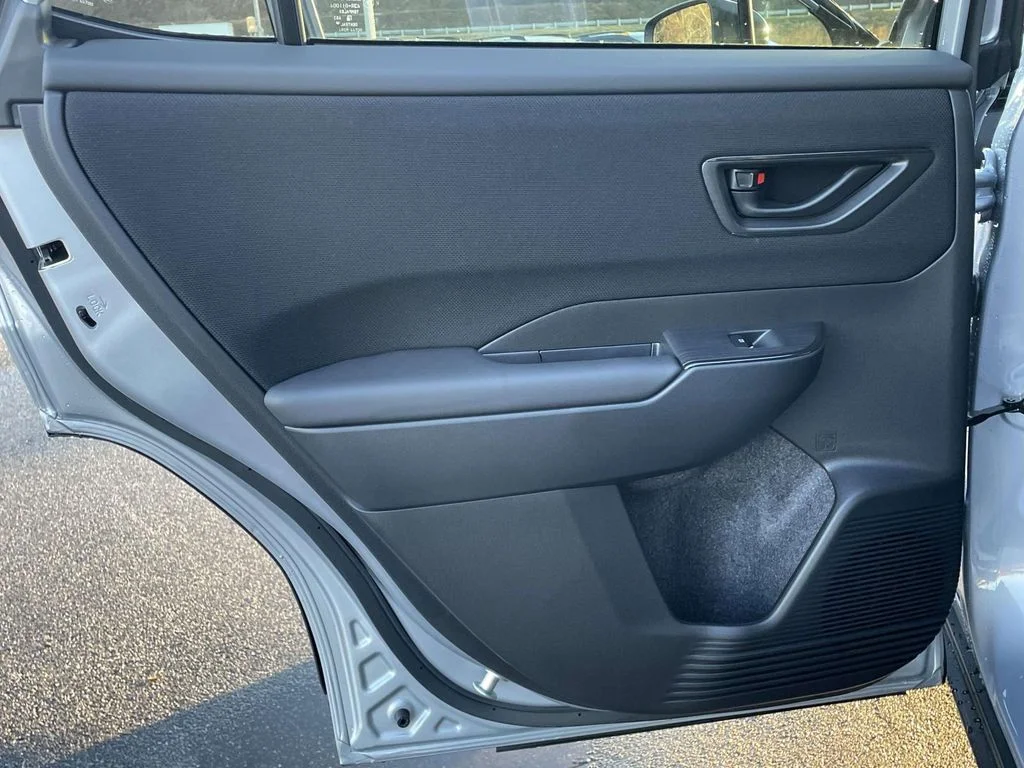 Used 2026 Ice Silver Metallic Subaru Limited image 2