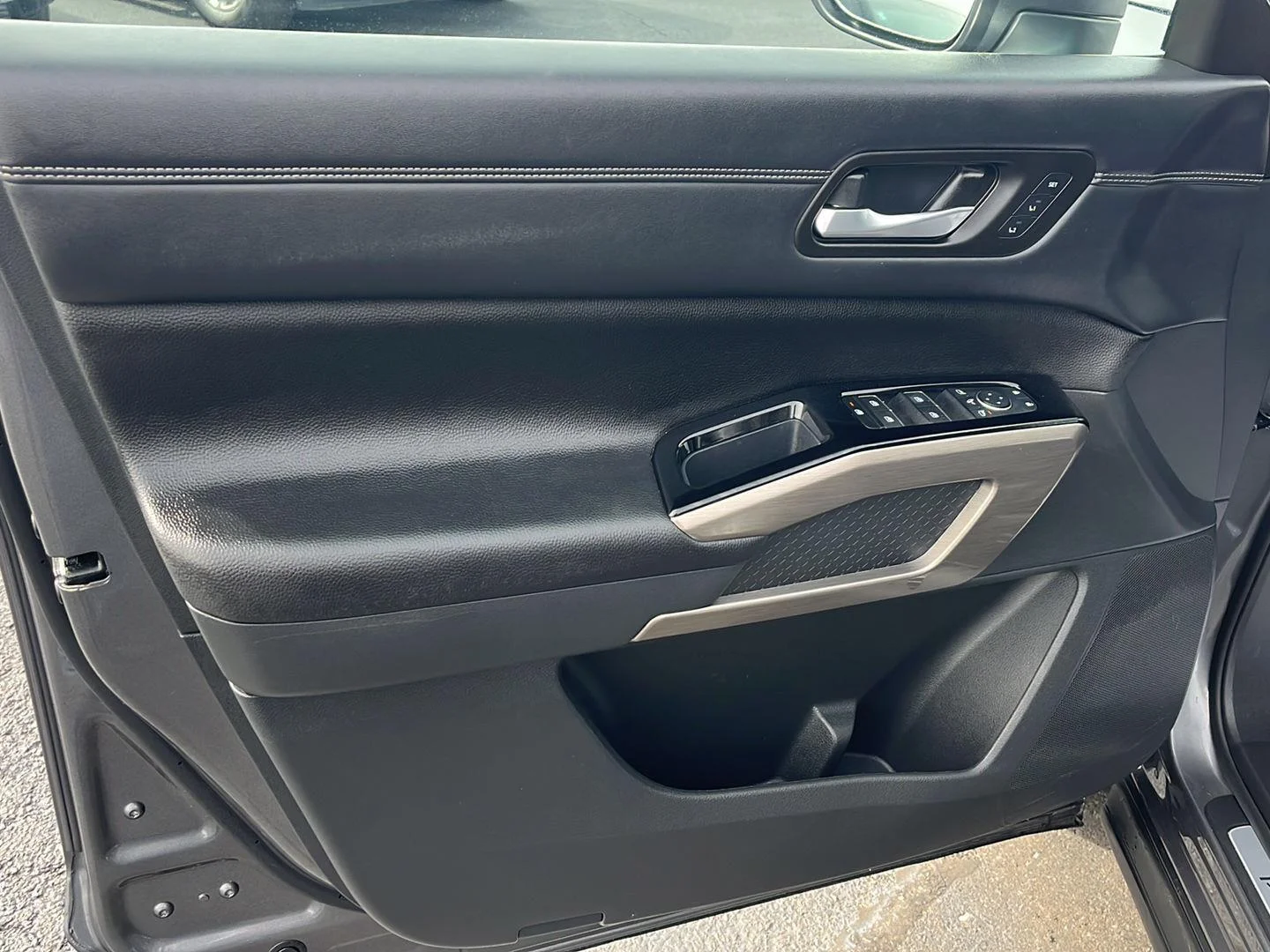 Used 2024 Gun Metallic Nissan Platinum image 18