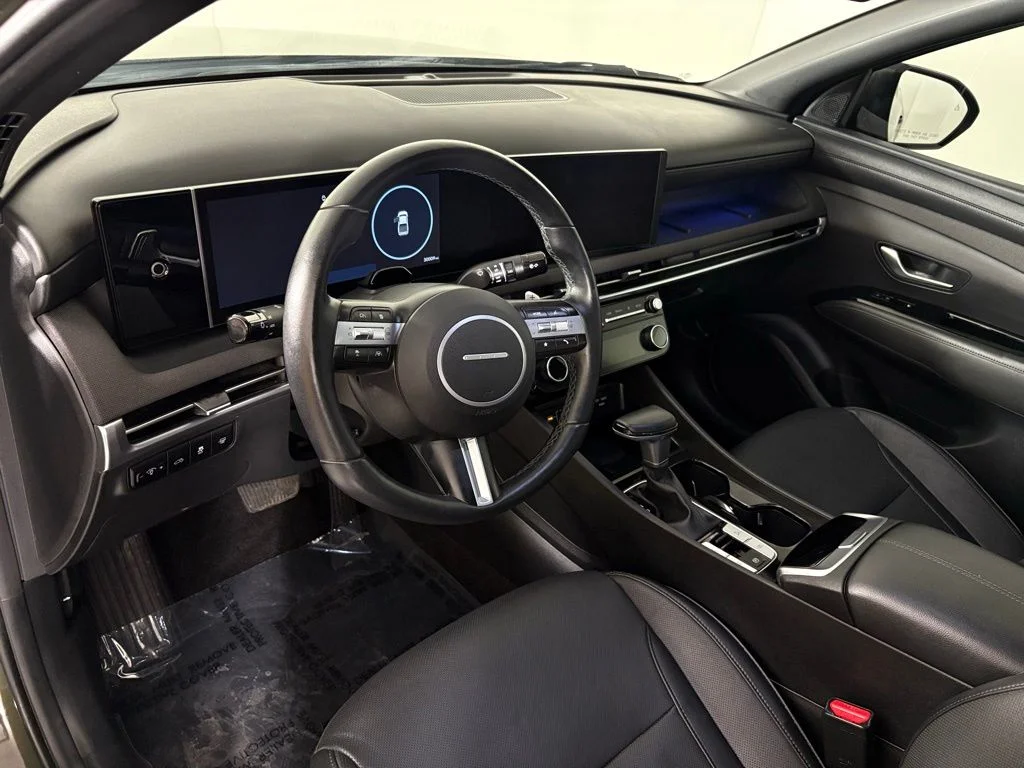 Used 2025 Green Hyundai Limited image 17