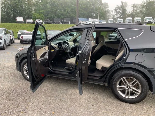 Used 2017 Black Hyundai 2.4 Base image 17