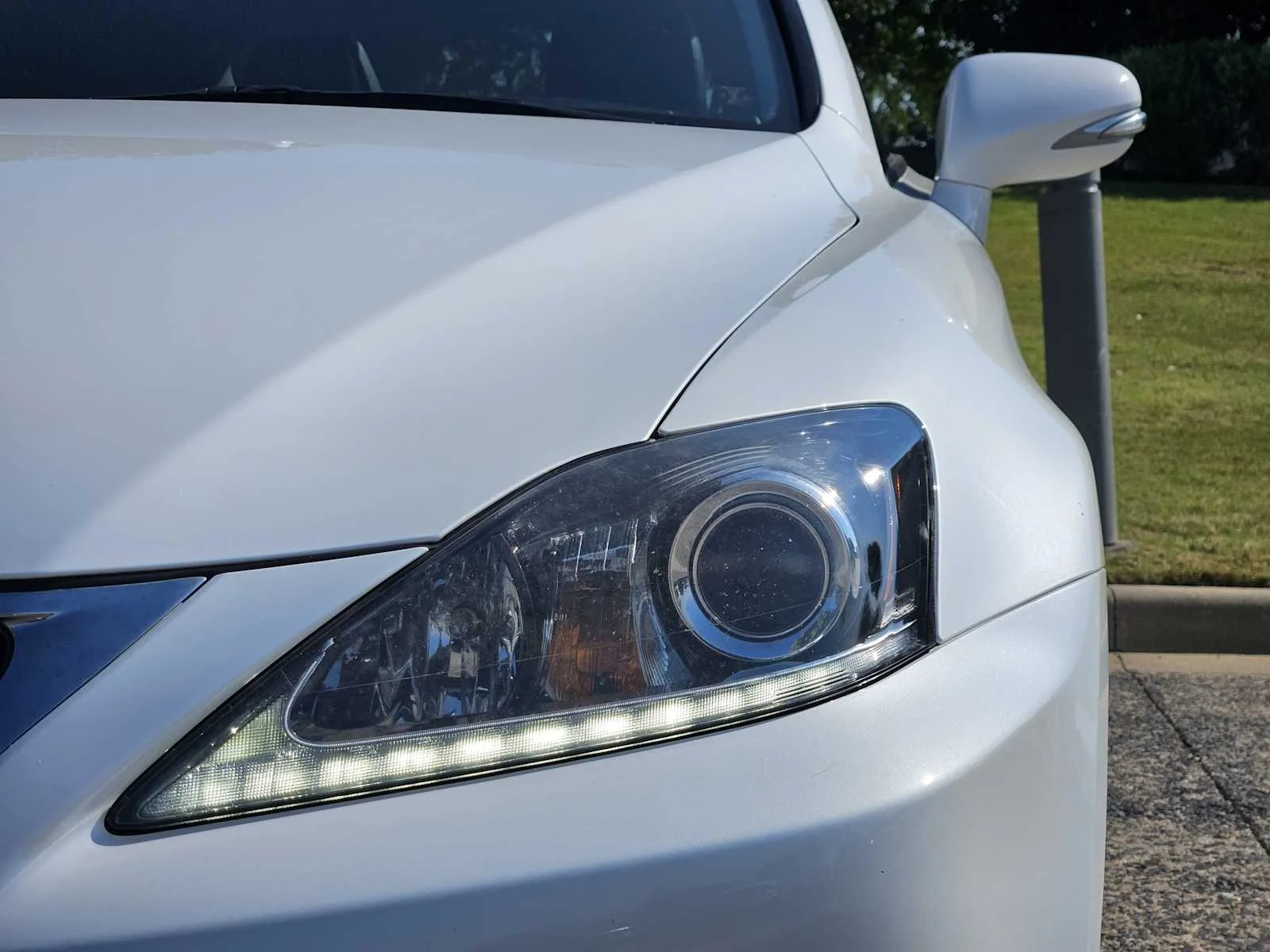 Used 2014 Starfire Pearl Lexus  image 6