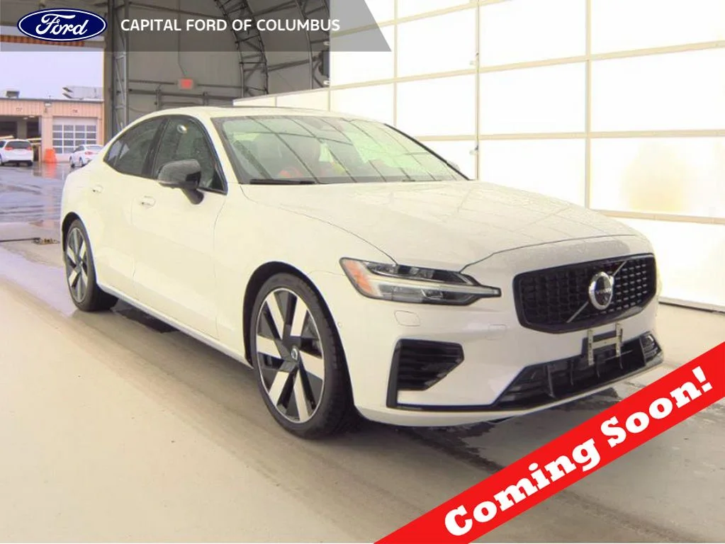 2024 Volvo S60 T8 Recharge Plus Dark Theme AWD's photo