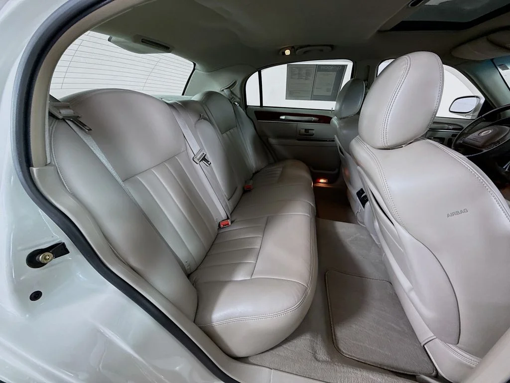Used 2003 White Pearlescent Clearcoat Metallic Tri-Coat Lincoln Signature image 27