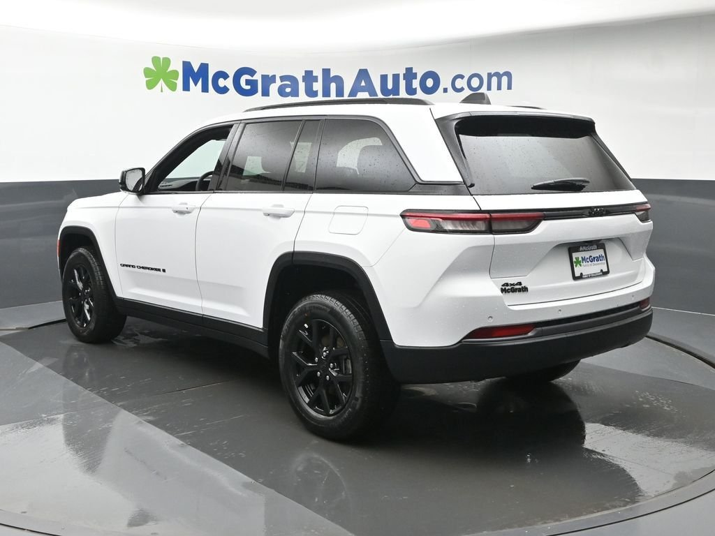 New 2026 Bright White Clear-Coat Exterior Paint Jeep Altitude image 24