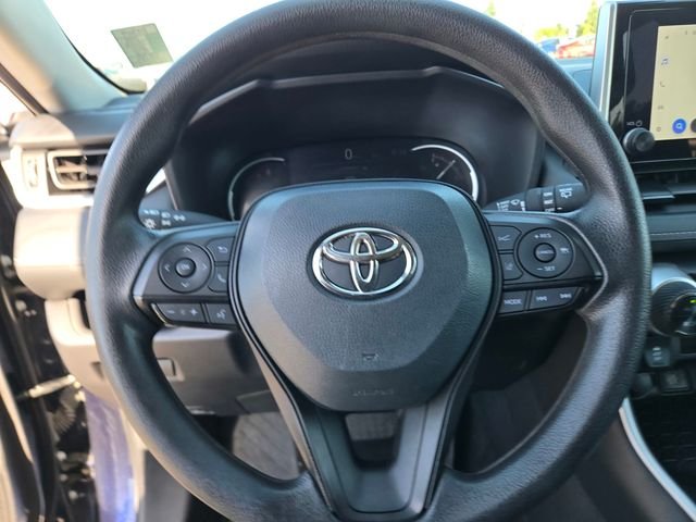 Used 2025  Toyota XLE image 22