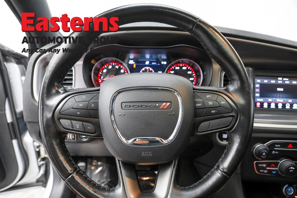 Used 2022 Silver Dodge SXT image 10