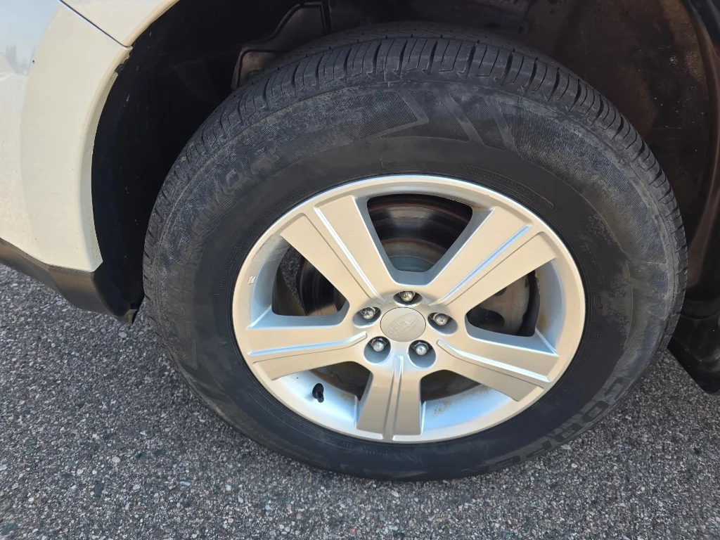 Used 2013 Satin White Pearl Subaru 2.5X image 9