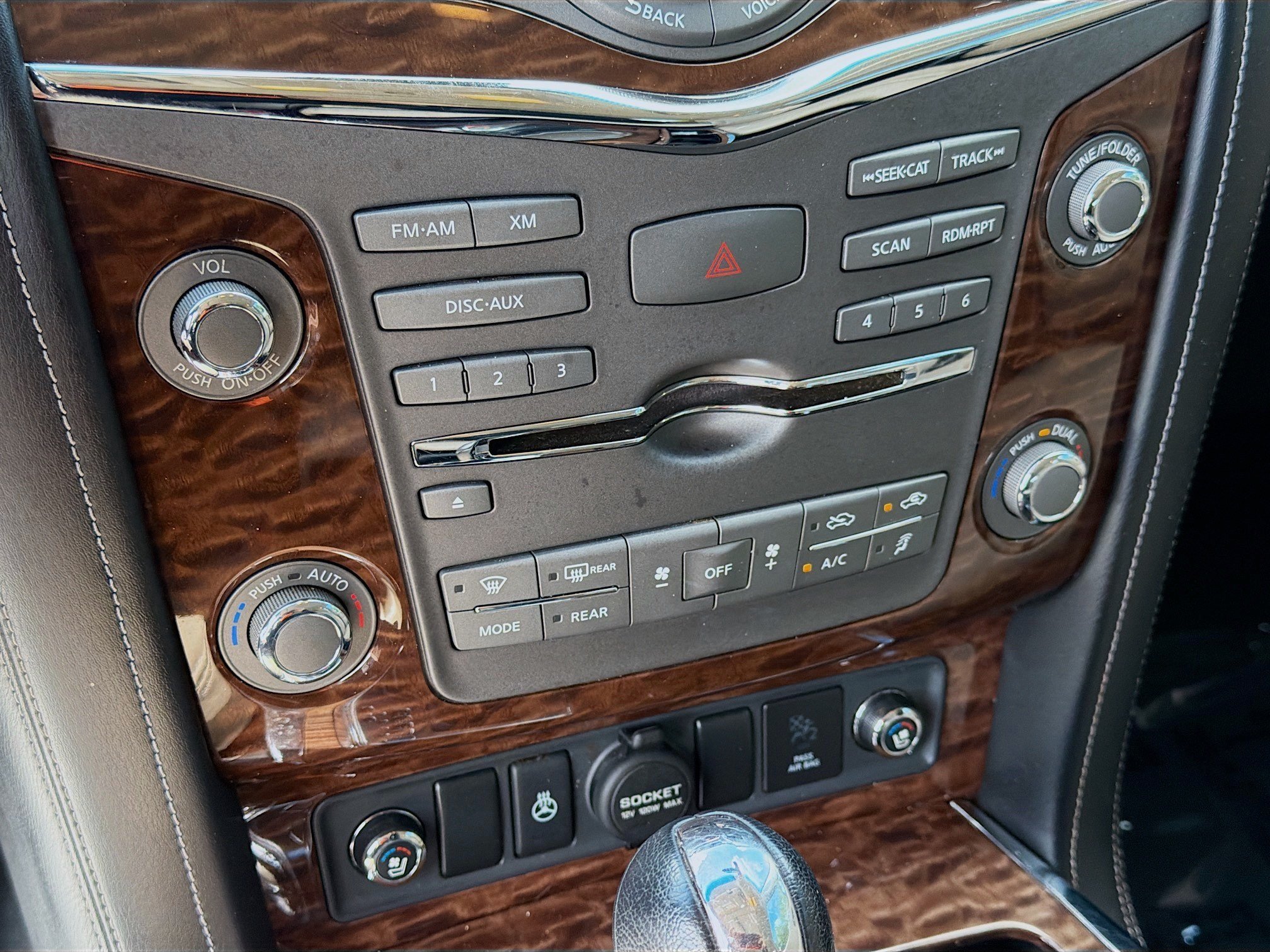 2017 Nissan Armada Platinum - Photo 12