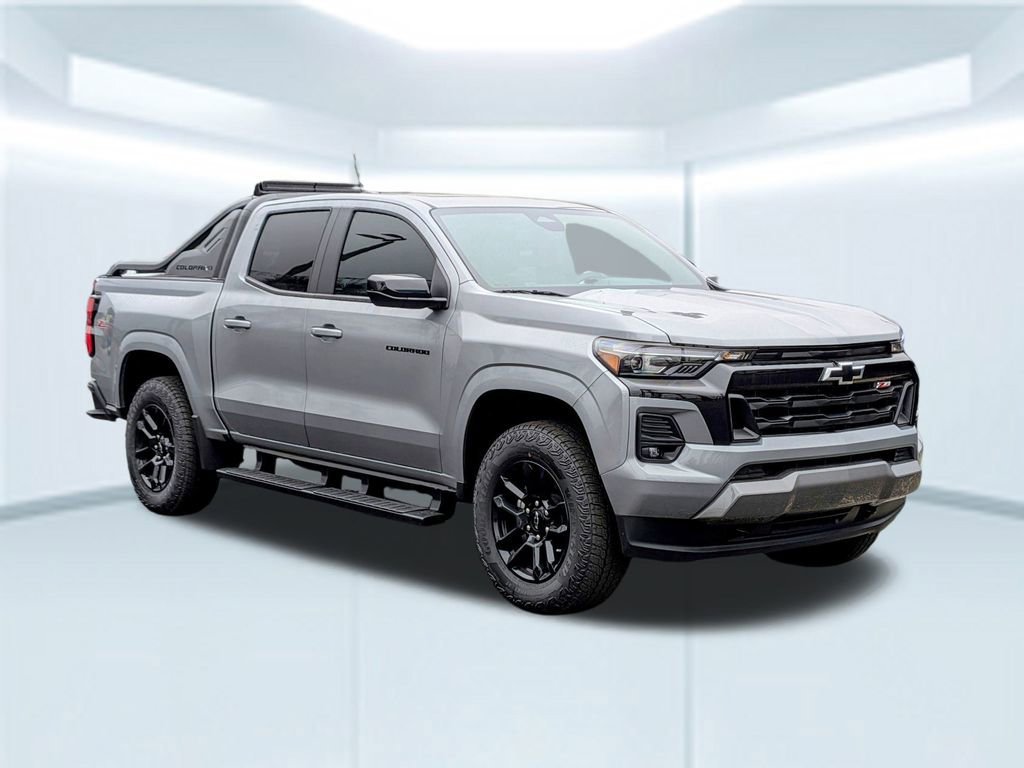 2025 Chevrolet Colorado Z71 - Photo 8