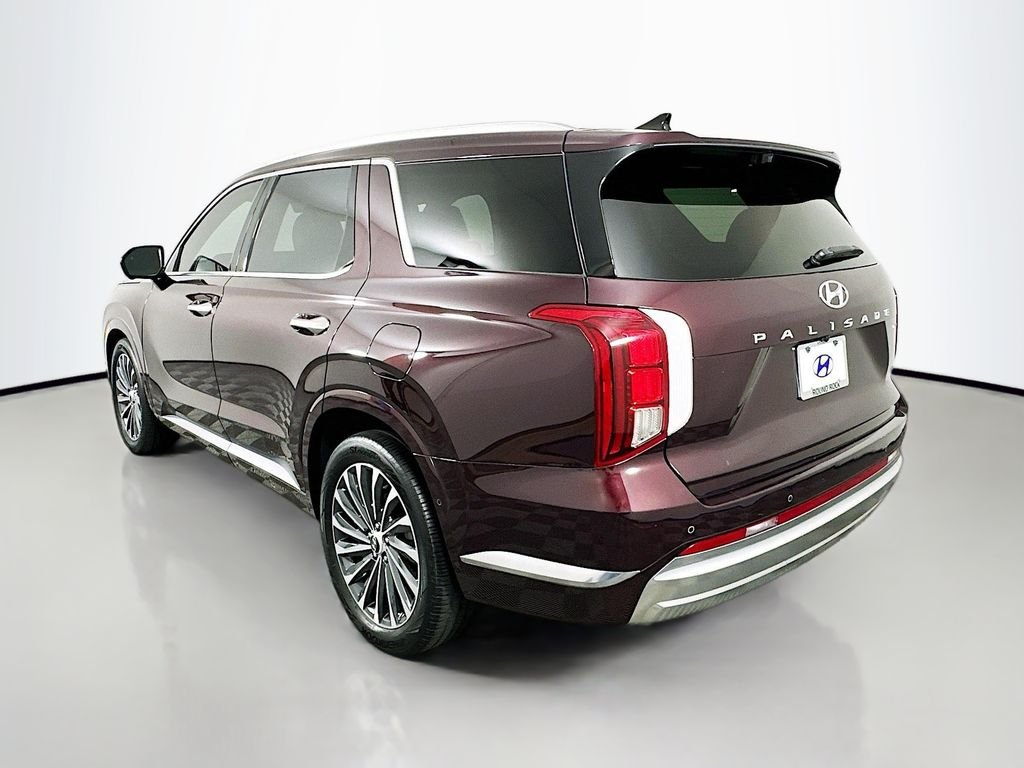 Used 2023 Red Hyundai Calligraphy image 7