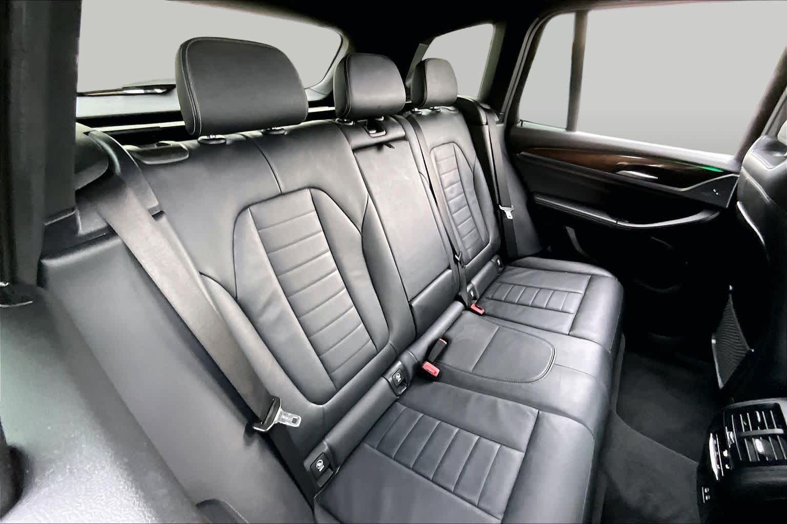 Used 2020 Dark Graphite Metallic BMW sDrive30i image 20