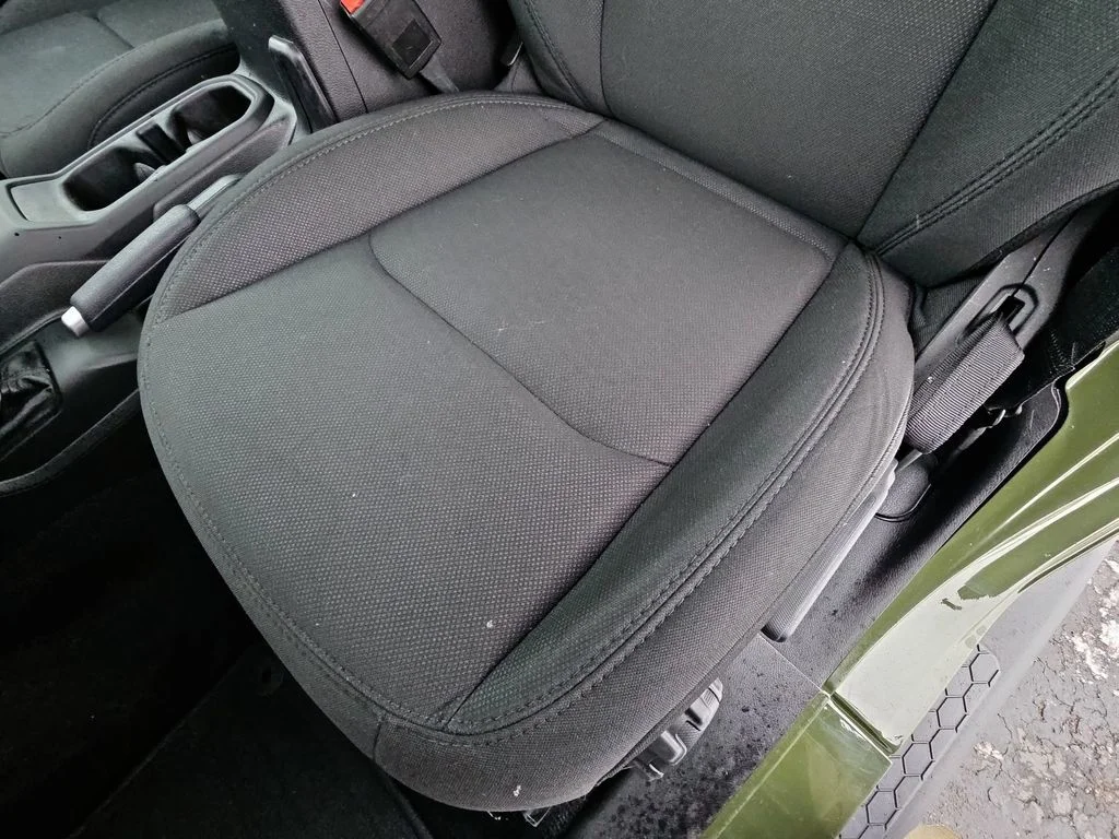Used 2021 Green Jeep Unlimited Sport S image 29