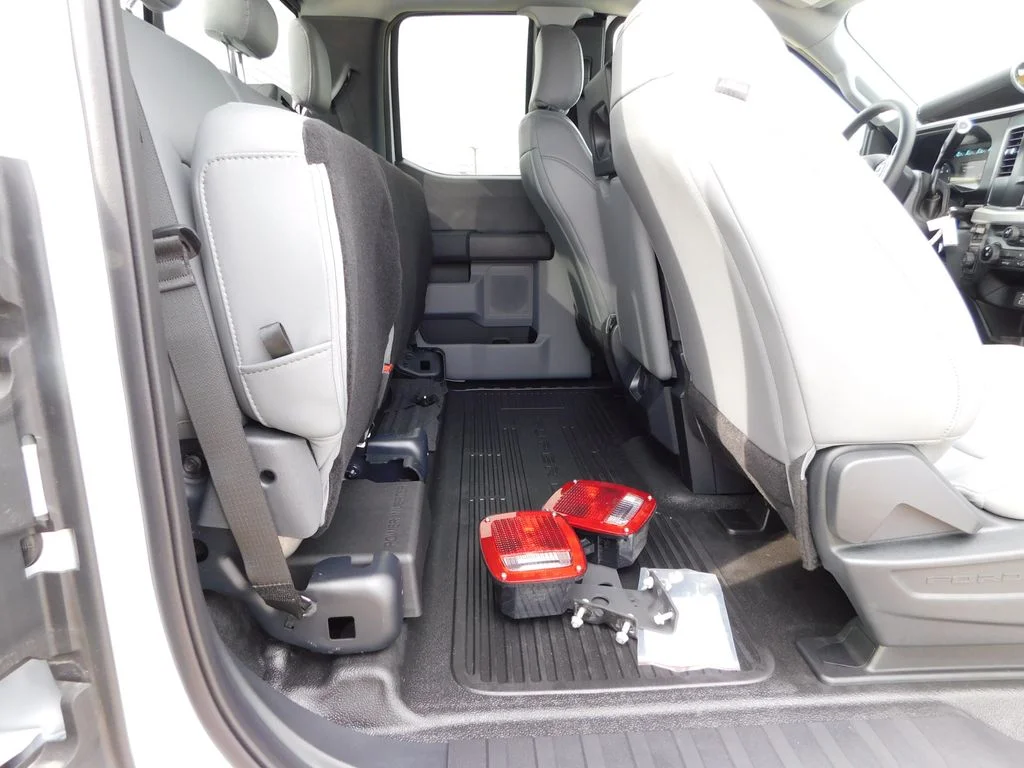 2025 Ford F-350 Super Duty Chassis Cab XL - Photo 23