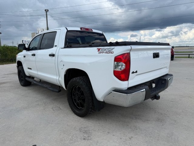 Used 2017 White Toyota SR5 image 3