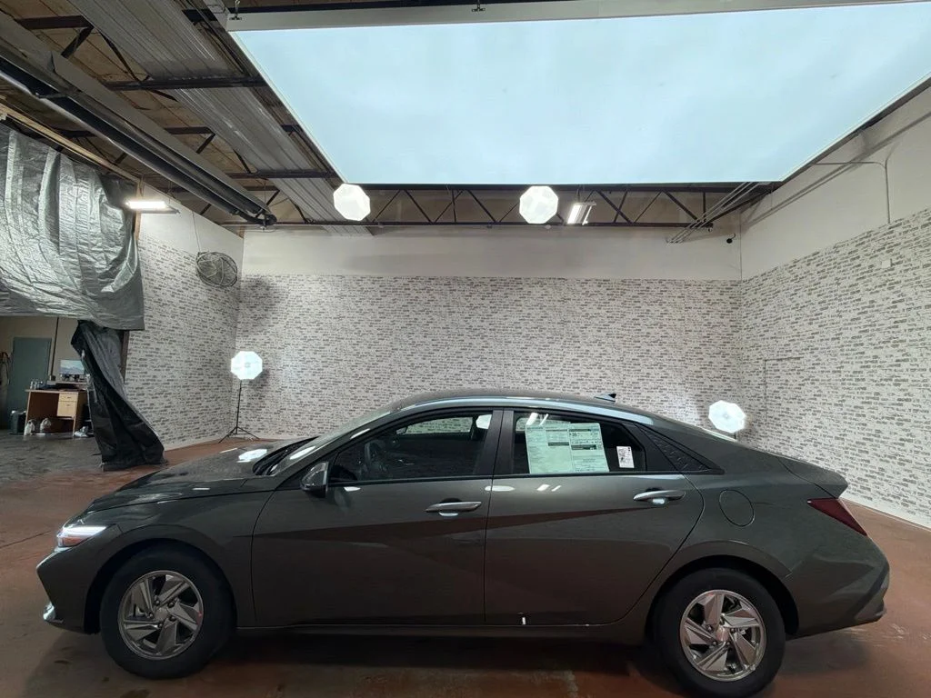 New 2026 Amazon Gray Hyundai SE image 4
