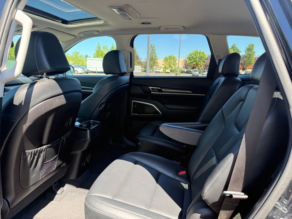 Used 2025 Ebony Black Kia S image 19