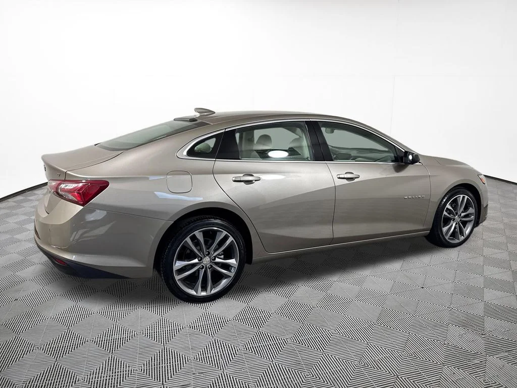 Used 2024 Gray Chevrolet LT image 9