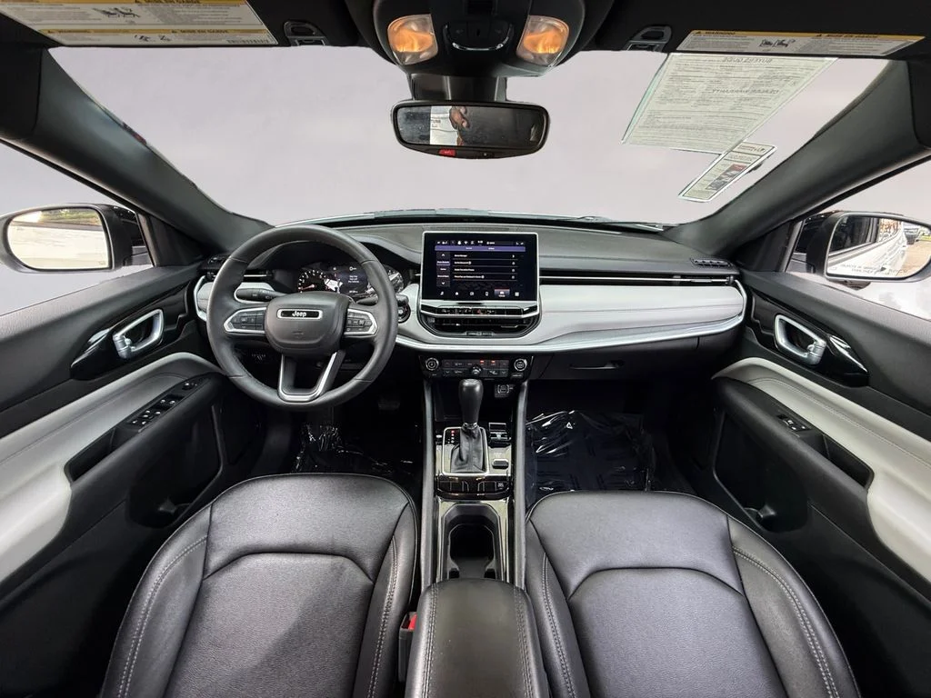 2025 Jeep Compass Limited - Photo 12