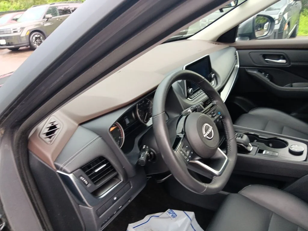 Used 2023 Gun Metallic Nissan SV image 15