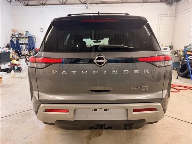 2023 Nissan Pathfinder Platinum - Photo 4