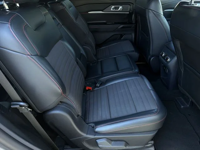 Used 2025 Gray Ford ST-Line image 36