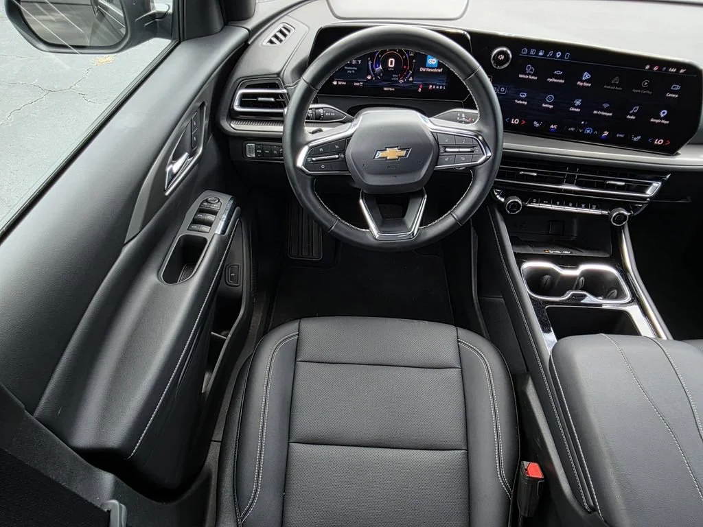 Used 2026 Mosaic Black Metallic Chevrolet LT image 19