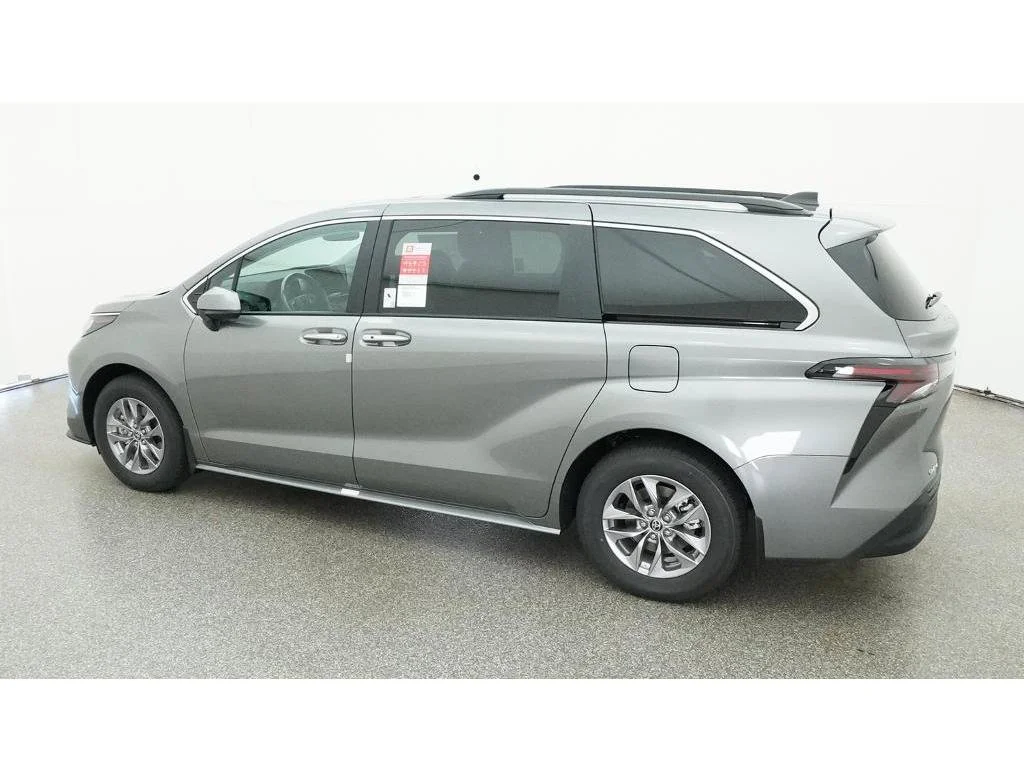 New 2026 Heavy Metal Toyota XLE image 4