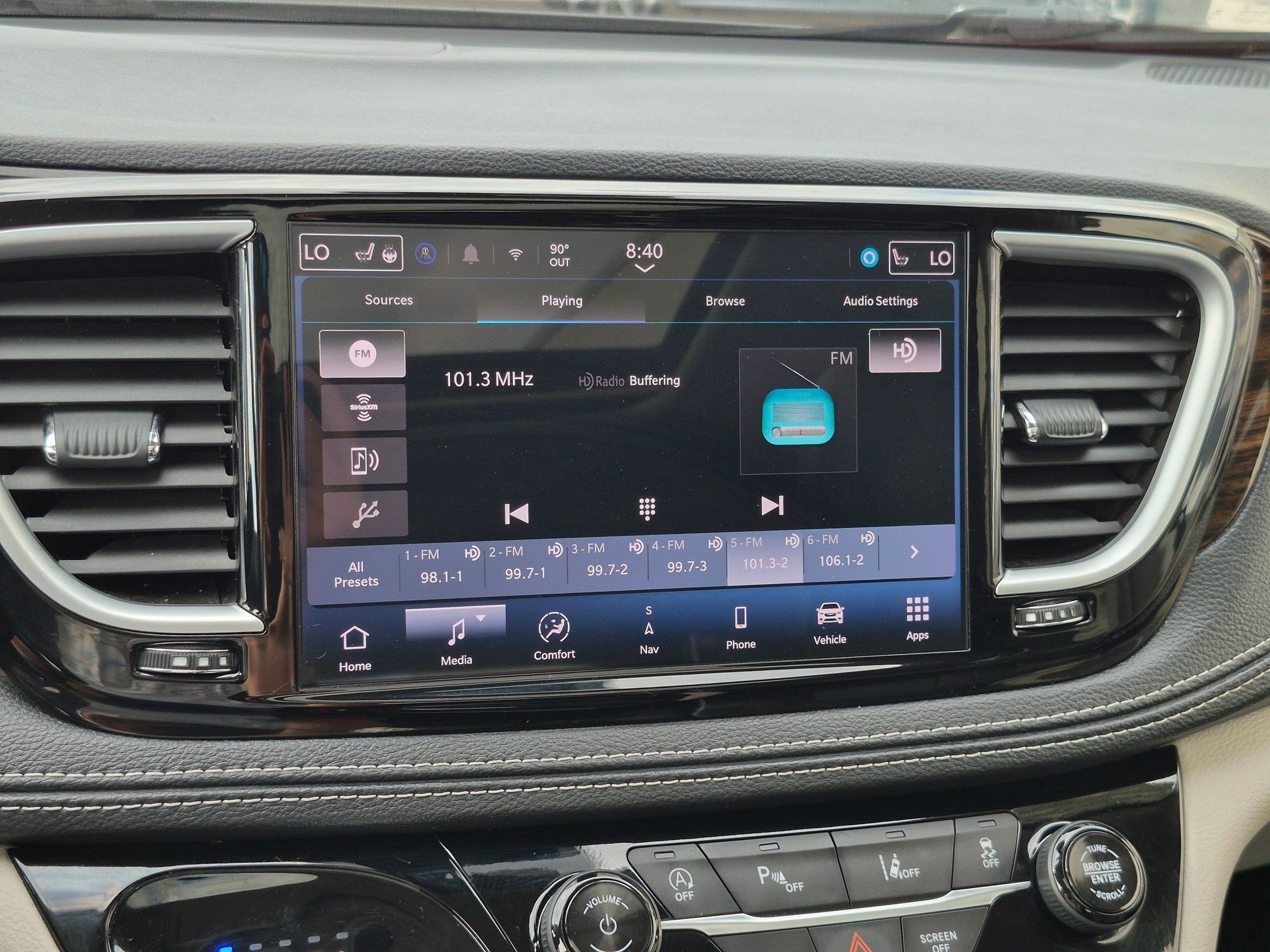 2024 Chrysler Pacifica Limited - Photo 24