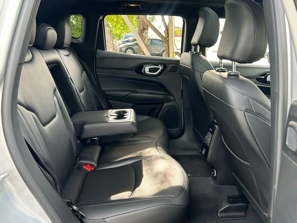 2025 Jeep Compass Limited - Photo 36