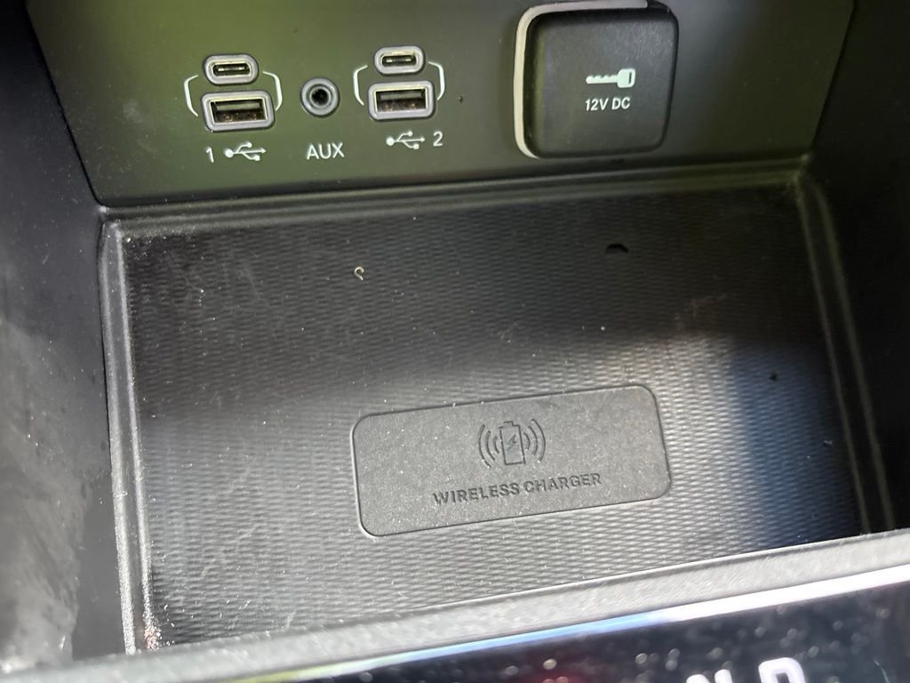 Used 2023 White Jeep Laredo image 28