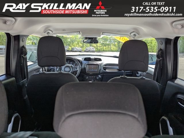Used 2018 Black Jeep Latitude image 12