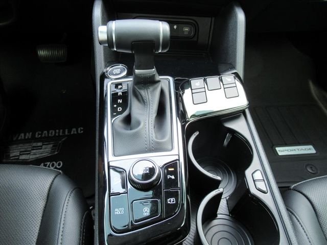 Used 2025 White Kia SX image 25