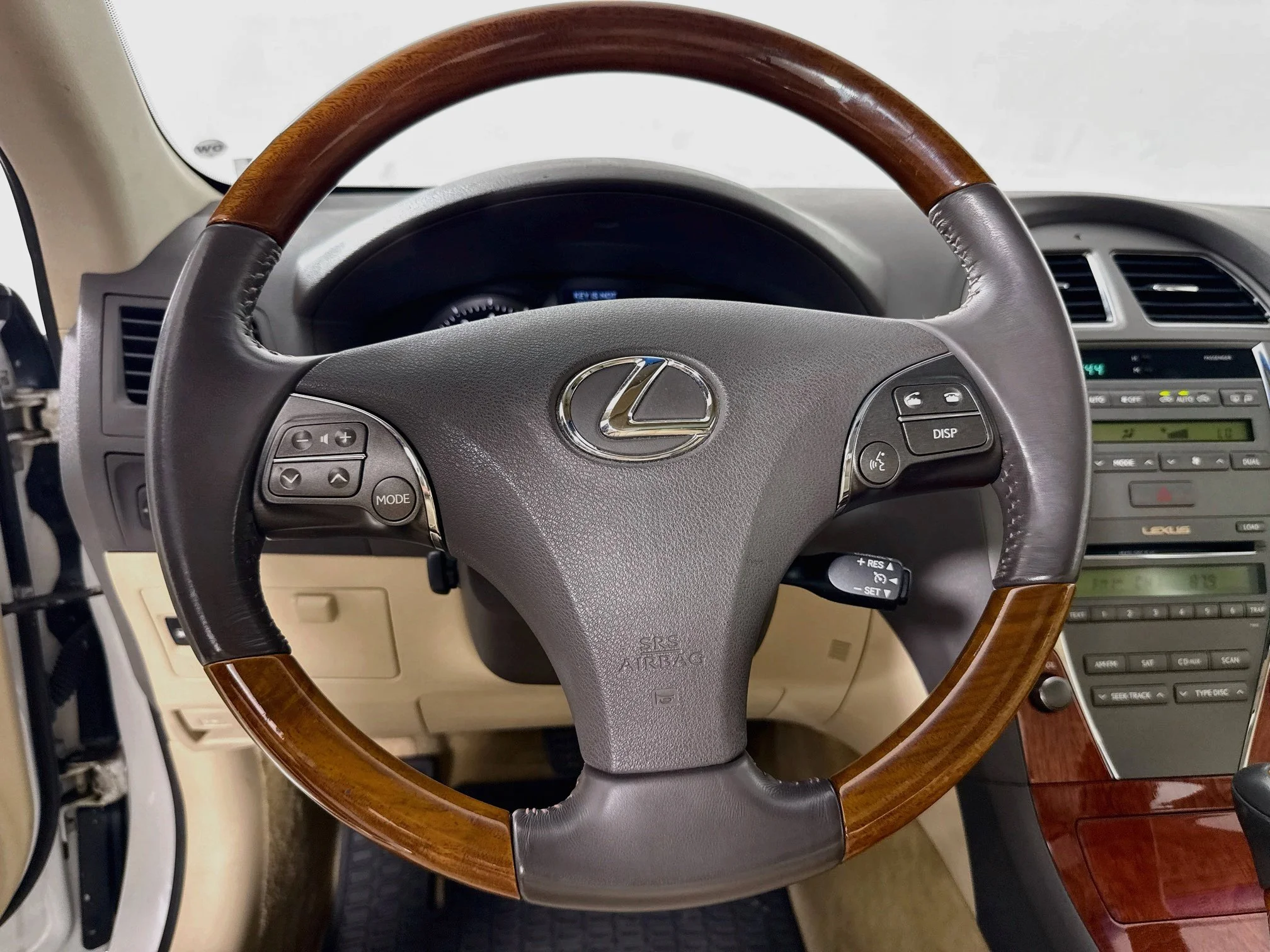 Used 2010 Starfire Pearl Lexus 350 image 12