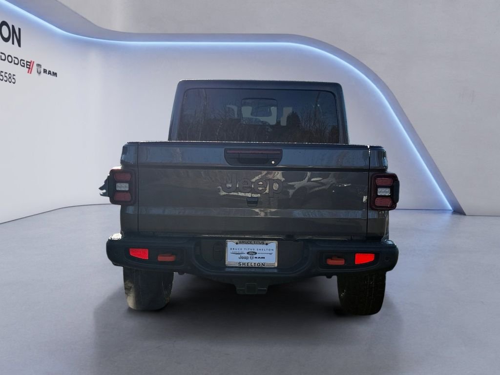 New 2026 Granite Crystal Metallic Clear-Coat Exterior Paint Jeep Mojave X image 4