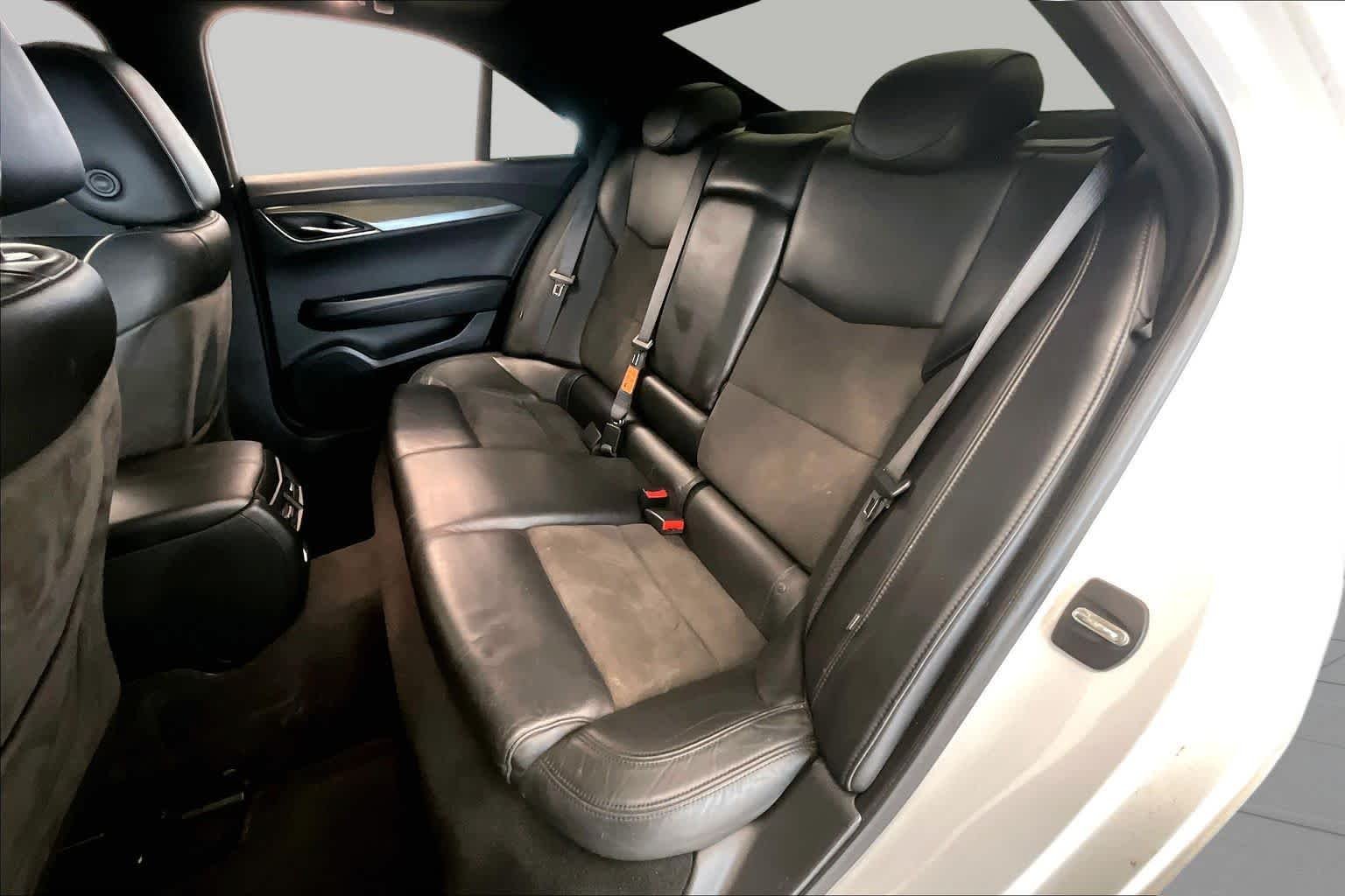 Used 2017 Crystal White Tricoat Cadillac  image 19