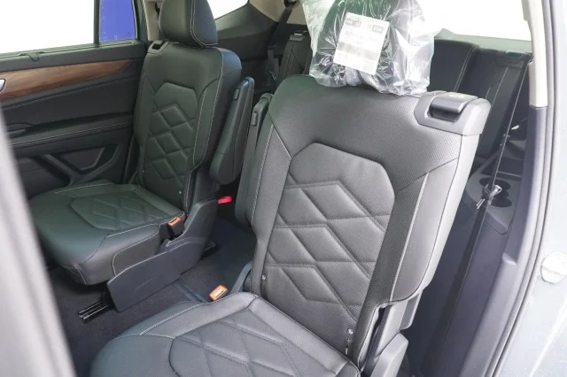 New 2026 Pure Gray Volkswagen 2.0T SE w/Technology image 21
