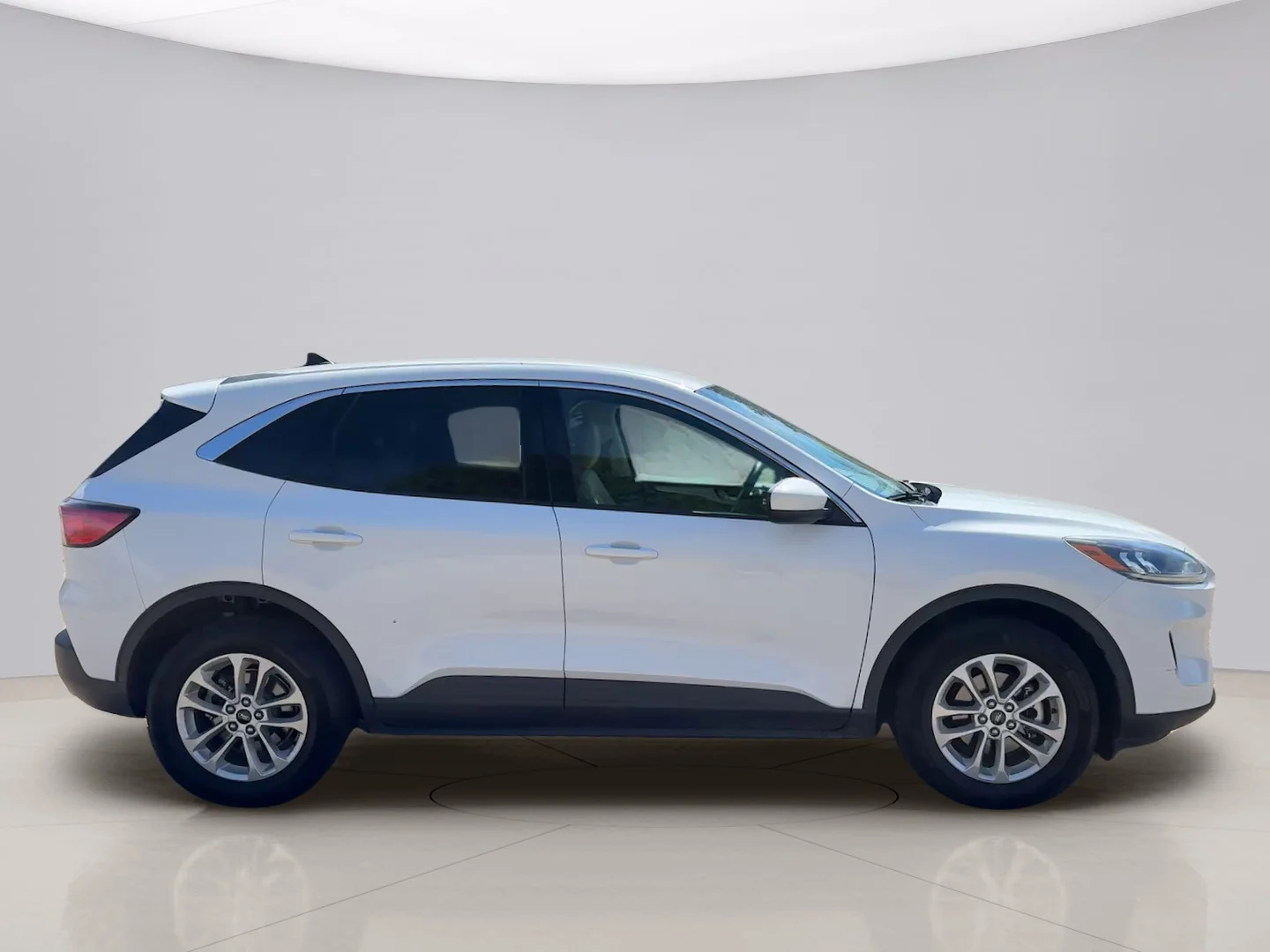 Used 2020 White Ford SE image 6