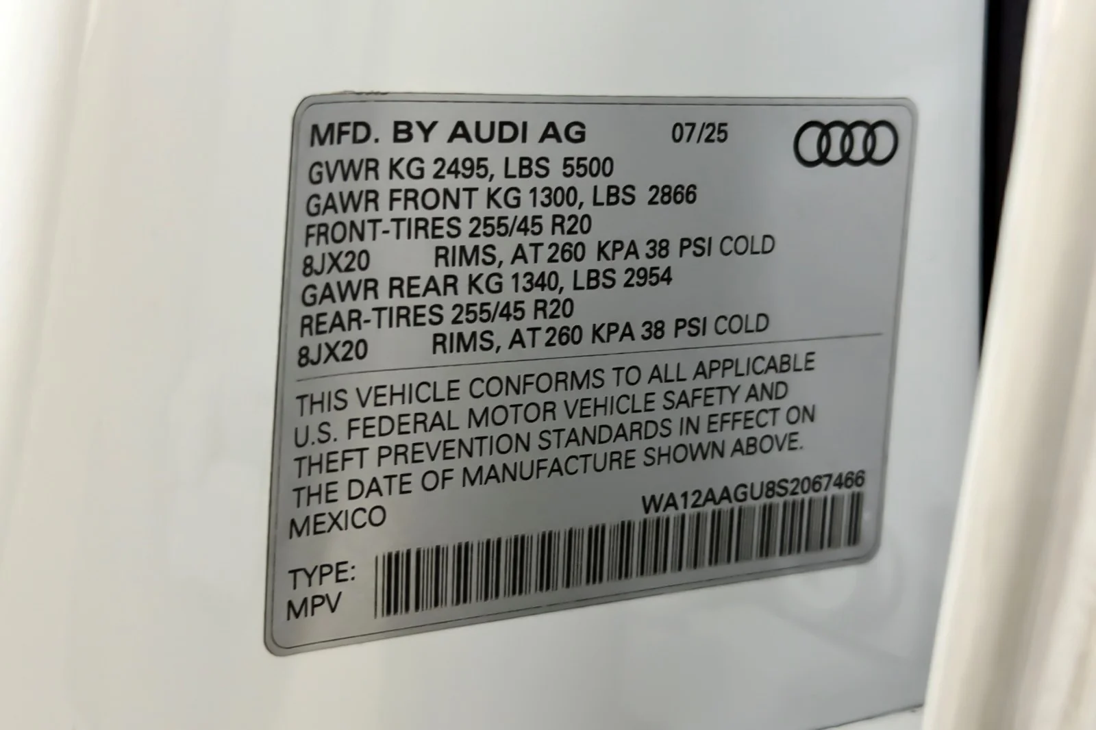 Used 2025 Glacier White Metallic Audi Premium Plus 2.0 TFSI quattro image 28