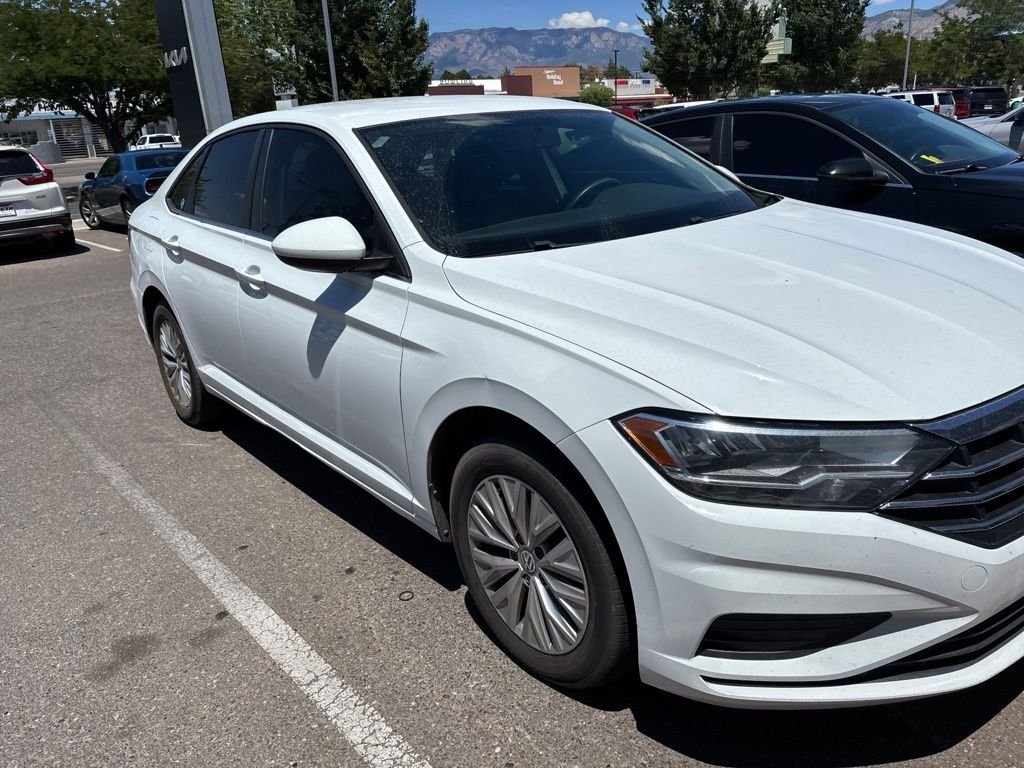 Used 2019 White Volkswagen 1.4T S image 1
