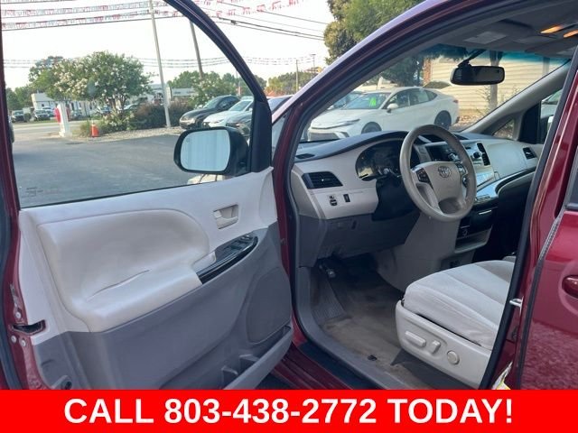 Used 2014 Red Toyota LE image 4
