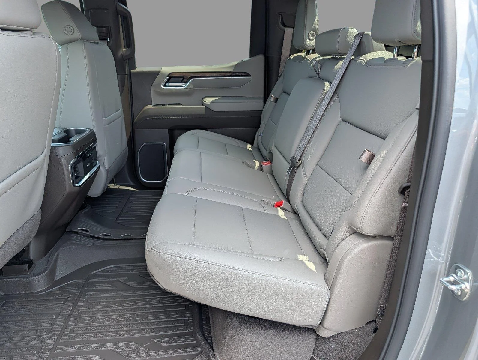 New 2026 Sterling Metallic GMC SLT image 33